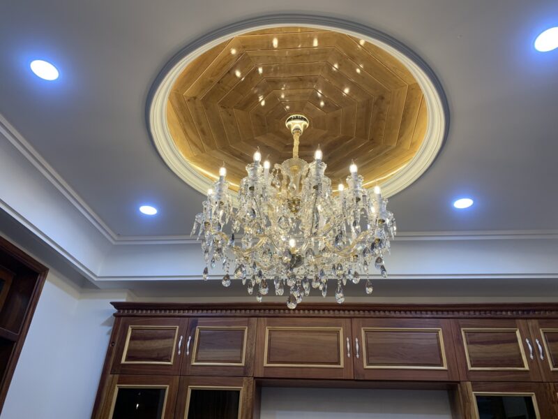 đèn trang trí nội thất của mọi nhà Đèn chùm pha lê K9 cao cấp CNQT-77