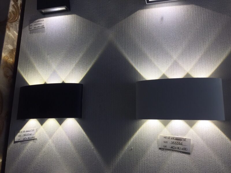 đèn trang trí nội thất của mọi nhà Đèn vách led VNT2222T3 ĐEN/TRẮNG
