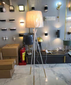 Đèn cây đứng phong cách hiện đại DD3032