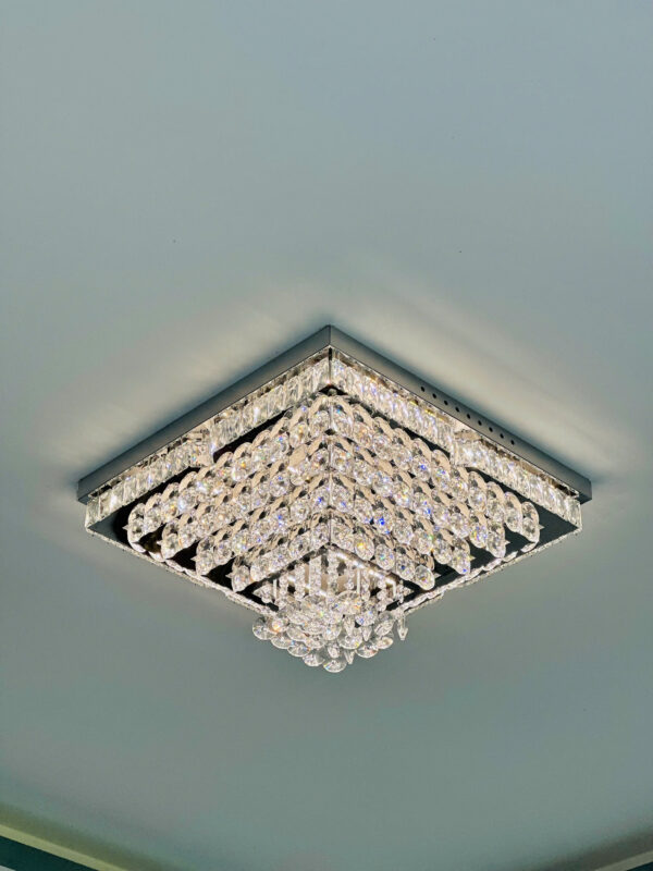 đèn trang trí nội thất của mọi nhà Đèn mâm pha lê OTPL6373