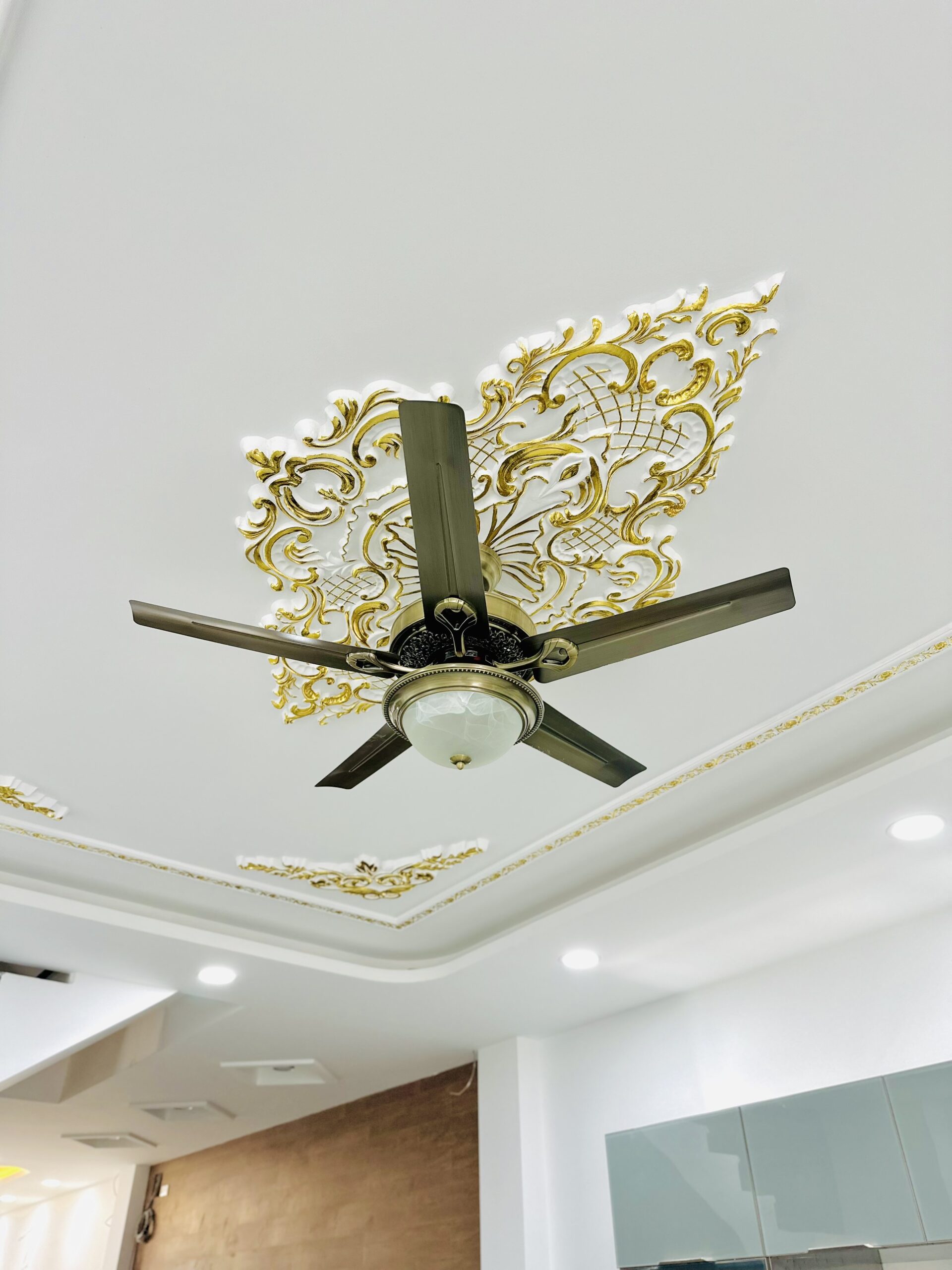 Quạt trần cánh sắt QT48011 Quạt trần cánh sắt QT48011