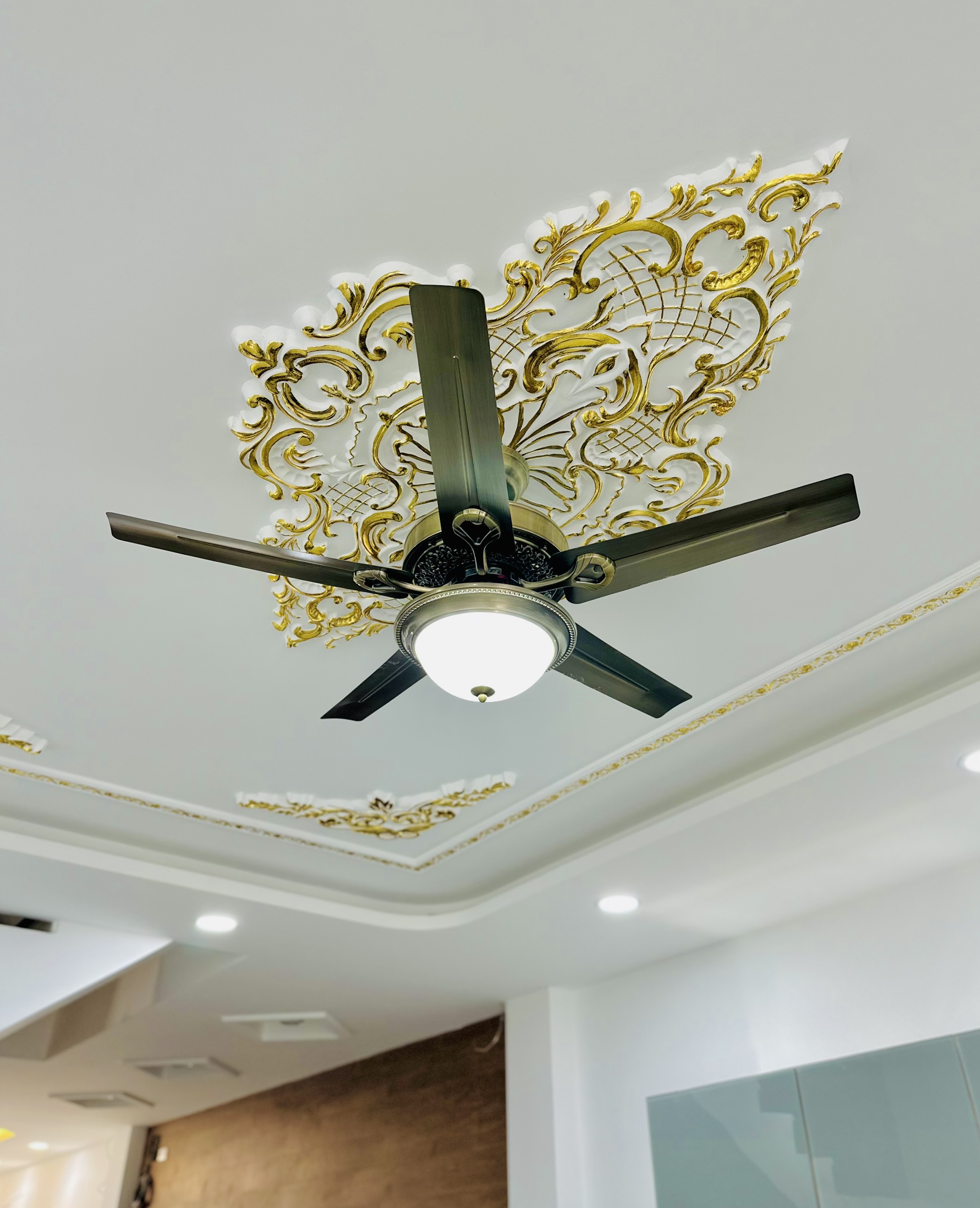 Quạt trần cánh sắt QT48011 Quạt trần cánh sắt QT48011