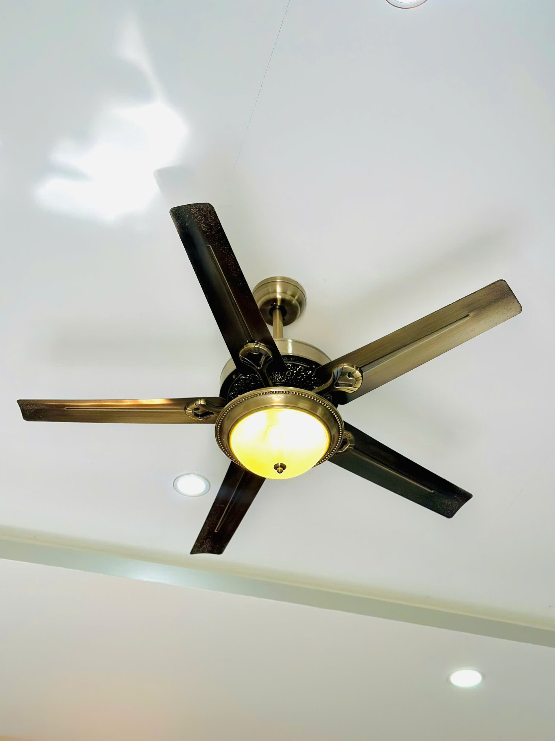 Quạt trần cánh sắt QT48011 Quạt trần cánh sắt QT48011