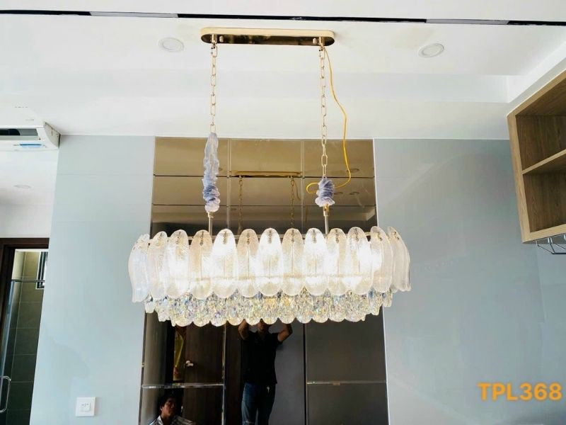 Tìm hiểu về địa chỉ mua đèn thả trần phòng khách uy tín - Hoàng Gia Lighting