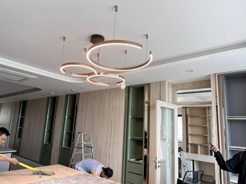 Mua đèn thả bàn ăn tại Hoàng Gia Lighting