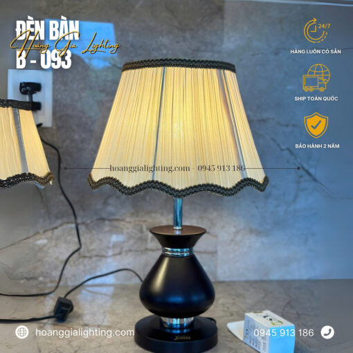 Đèn bàn hiện đại B-093