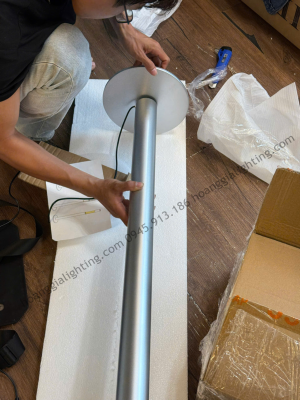 Đèn cây đứng tăng giảm ánh sáng DD08