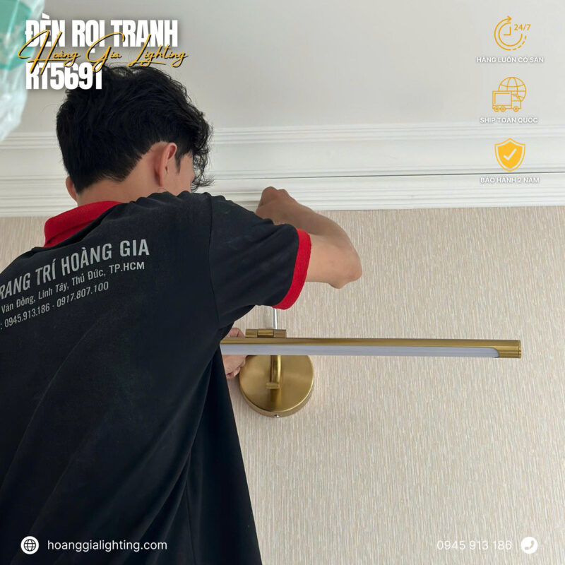 đèn trang trí nội thất của mọi nhà Đèn soi tranh soi gương RT5691T70