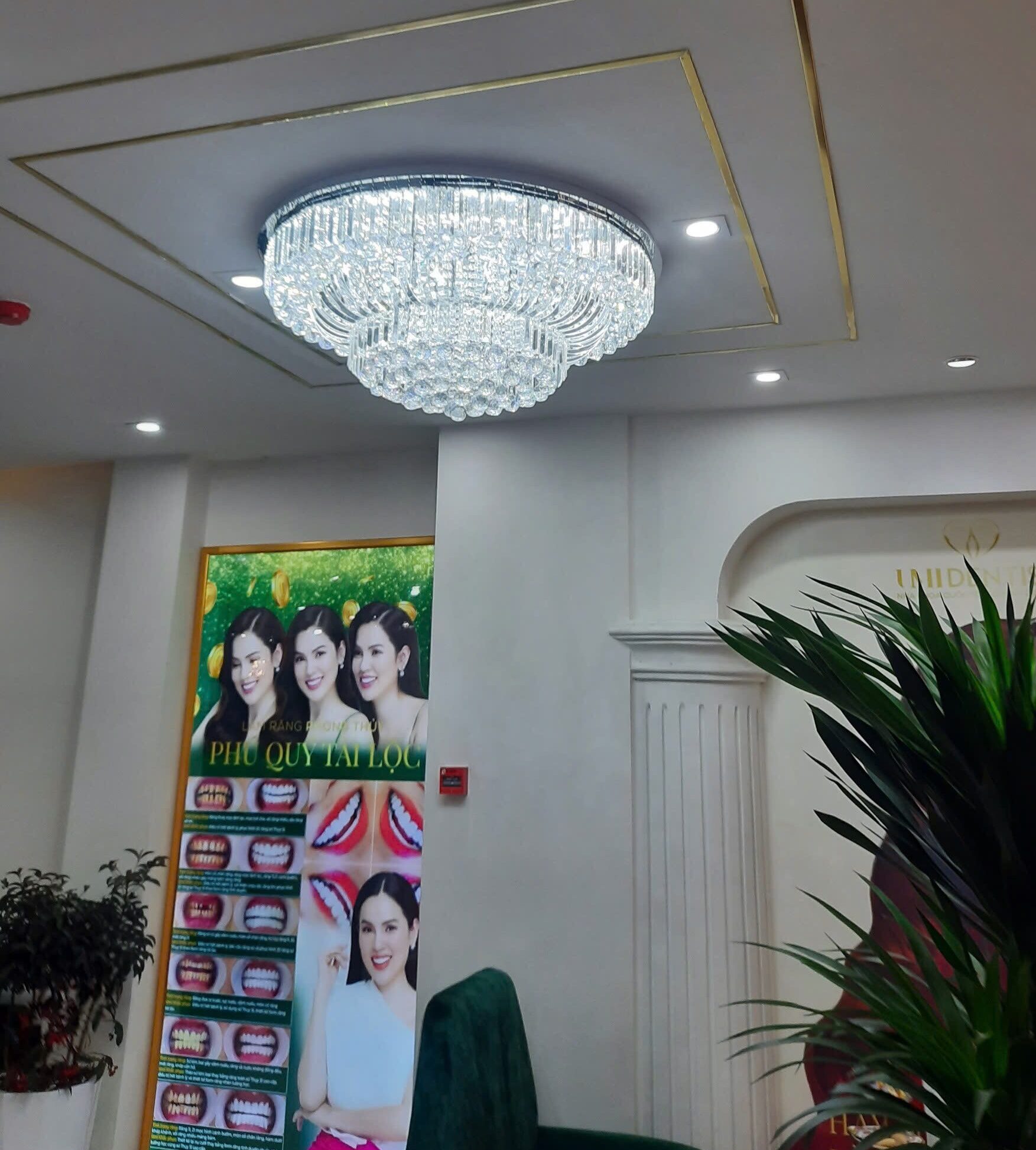 Đèn mâm pha lê OTPL40405T1000 Đèn mâm pha lê OTPL40405T1000