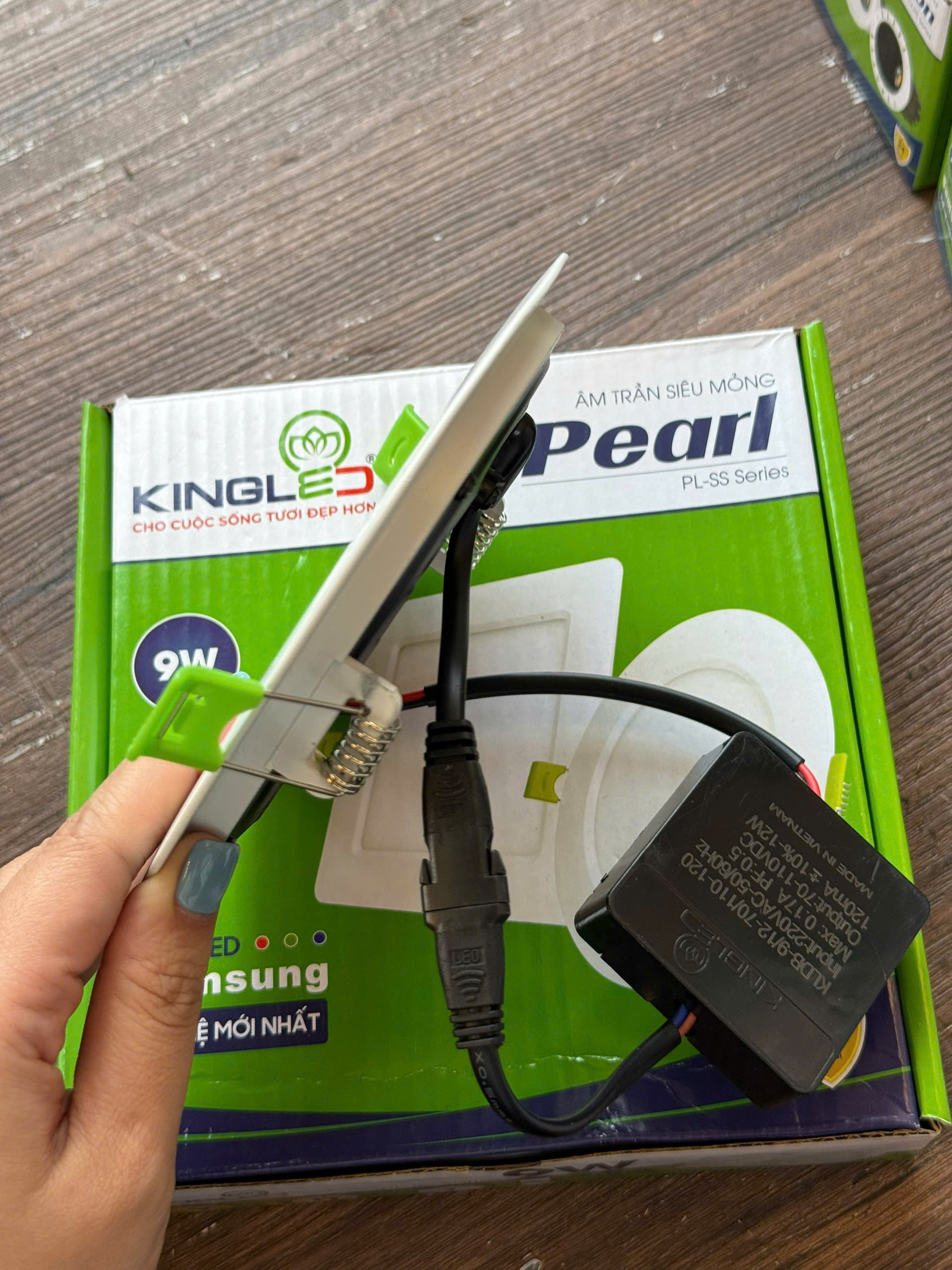 Đèn âm trần siêu mỏng 9W PEARL Đèn âm trần siêu mỏng 9W PEARL