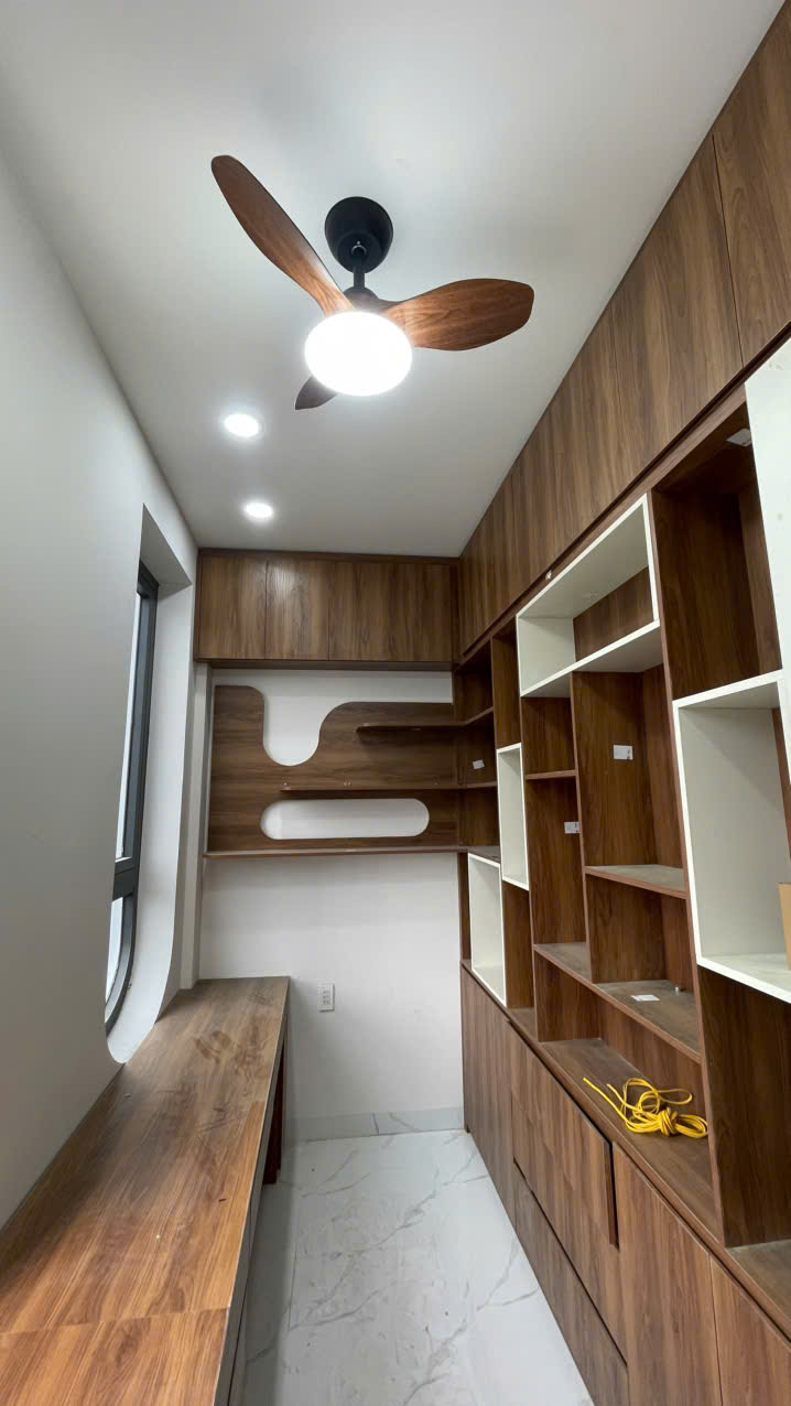 z7038035475658_a48a6e8e18b46171d2ea7527f4703893 den-trang-tri