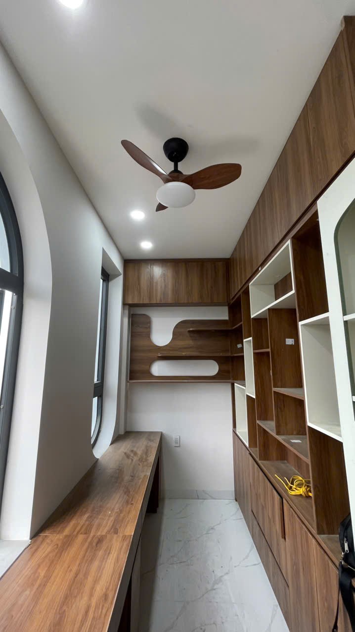 z7038035475660_ac3f88b0083b820ffdfd0780c3c3200a den-trang-tri