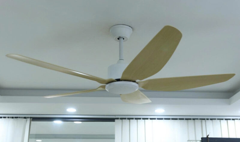 Quạt trần cánh nhựa QViFa-422